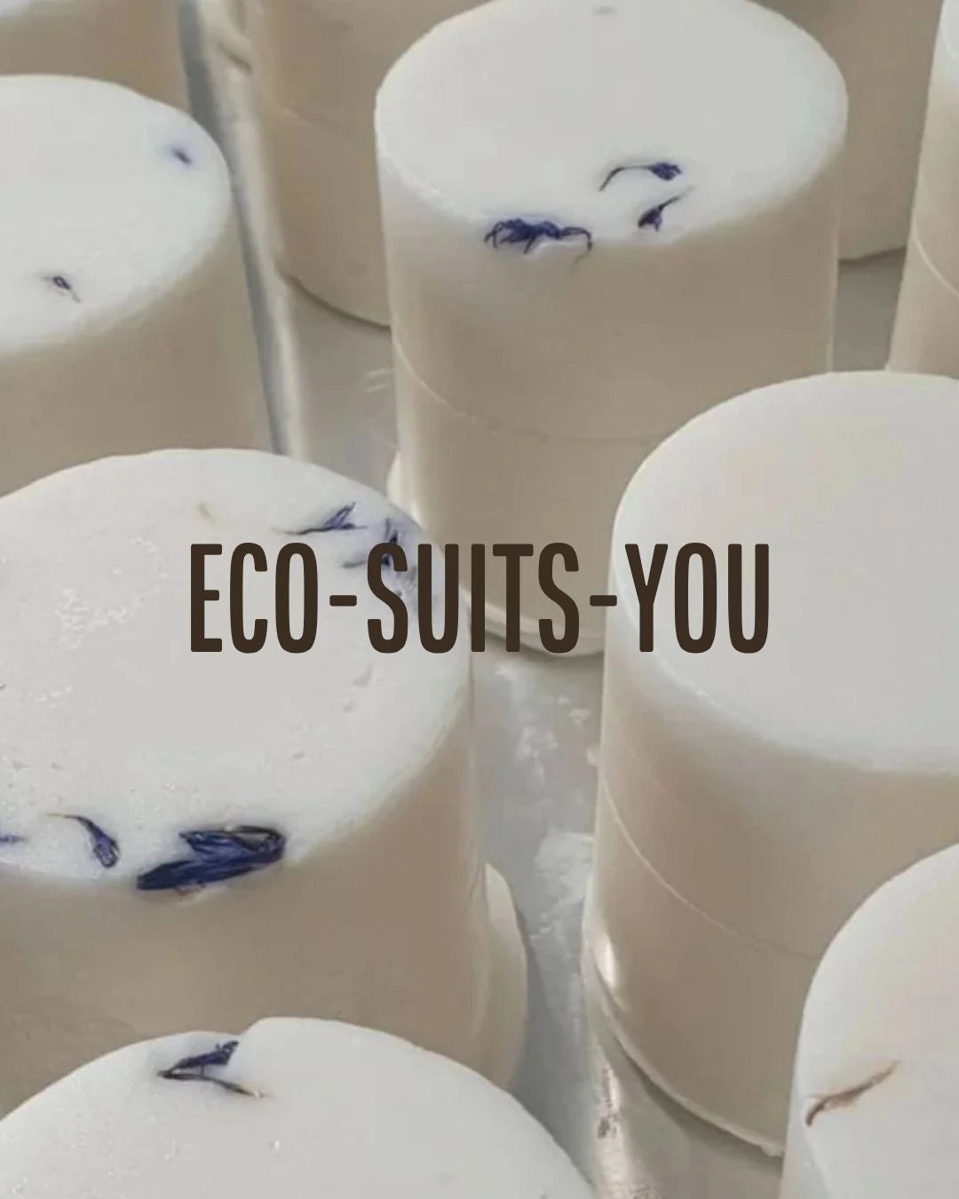 Varumärkesbild från Eco Suits You med logotyp i mitten. 