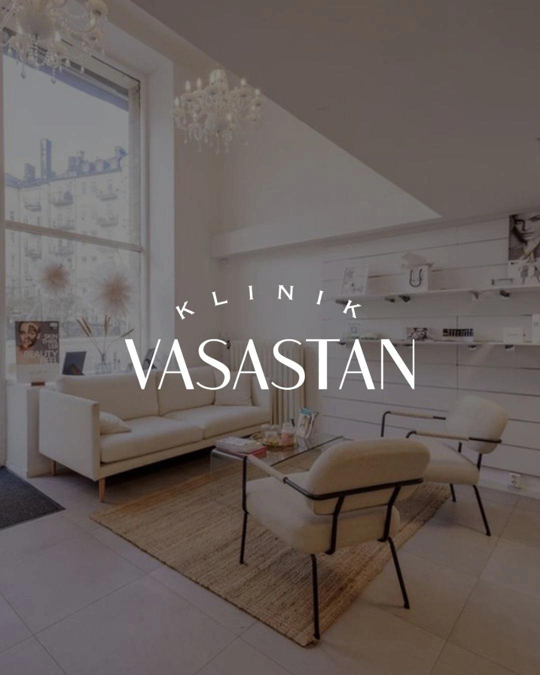 Varumärkesbild från Klinik Vasastan med logotyp i mitten. 