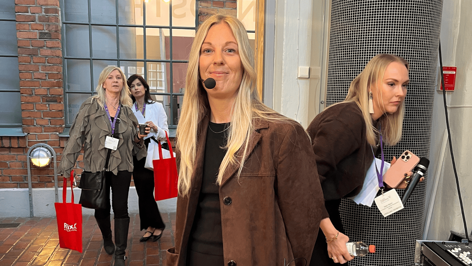 Hall & Hatje, specialiserad digitalbyrå inom skönhet och hälsa. Vi hjälper företag med annonsering på Meta och Google