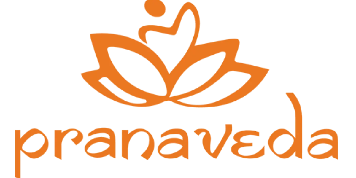 Hall & Hatje visar upp Pranavedas Logotype efter ett samarbete där dom har hjälpt hennes Salong att få en ny hemsida
